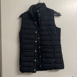Tommy hilfigure black vest